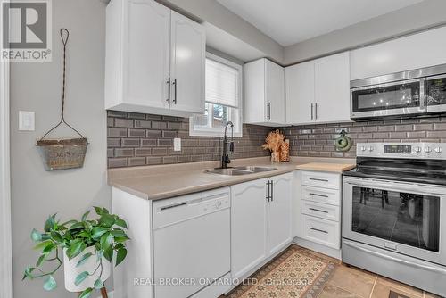 389 Ferndale Drive S, Barrie, ON - Indoor Photo Showing Kitchen With Double Sink