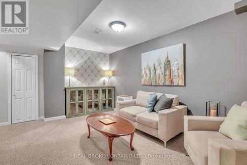 389 Ferndale Drive S, Barrie, ON - Indoor Photo Showing Living Room