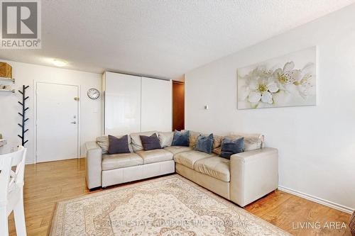 524 - 1625 Bloor Street, Mississauga, ON - Indoor Photo Showing Living Room