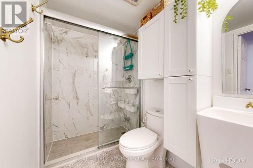 3-piece bath - 524 - 1625 Bloor Street, Mississauga, ON - Indoor Photo Showing Bathroom