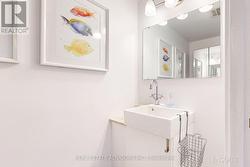2-piece ensuite - 