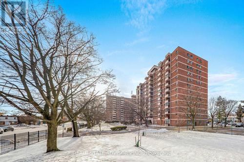 Fenced side view - 524 - 1625 Bloor Street, Mississauga, ON - Outdoor