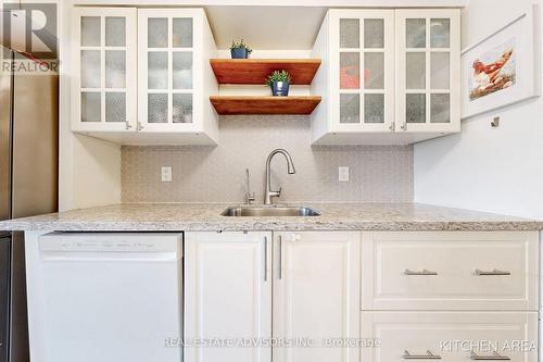 524 - 1625 Bloor Street, Mississauga, ON - Indoor Photo Showing Kitchen