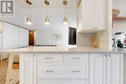 524 - 1625 Bloor Street, Mississauga, ON - Indoor Photo Showing Kitchen