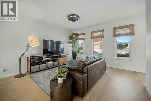 551 Wolf Creek Way Se, Calgary, AB - Indoor Photo Showing Living Room