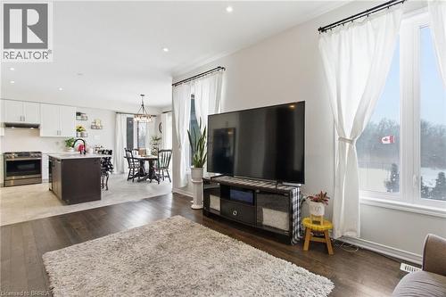 298 Dolman Street, Breslau, ON - Indoor Photo Showing Living Room