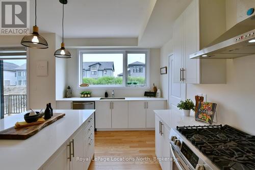 106 Stoneleigh Drive, Blue Mountains, ON - Indoor Photo Showing Kitchen