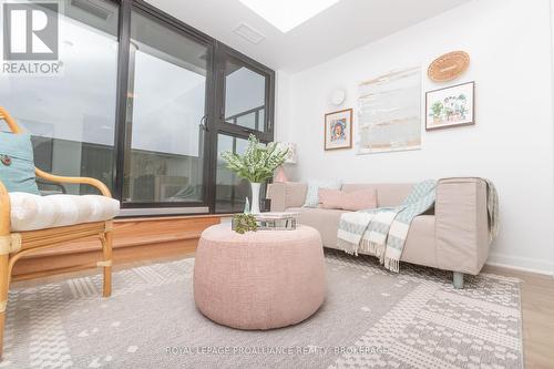 716 - 223 Princess Street, Kingston (East Of Sir John A. Blvd), ON - Indoor Photo Showing Living Room