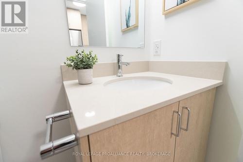 716 - 223 Princess Street, Kingston (East Of Sir John A. Blvd), ON - Indoor Photo Showing Bathroom