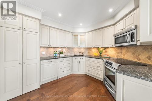 807 - 500 Avenue Road, Toronto, ON - Indoor Photo Showing Kitchen With Upgraded Kitchen