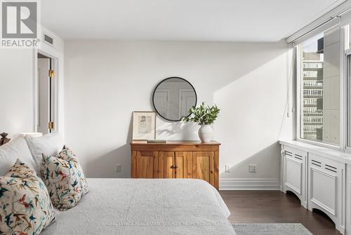 807 - 500 Avenue Road, Toronto, ON - Indoor Photo Showing Other Room