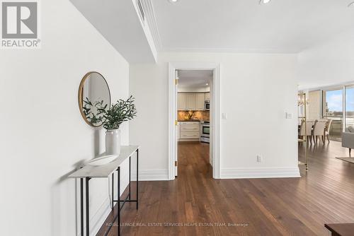 807 - 500 Avenue Road, Toronto, ON - Indoor Photo Showing Other Room