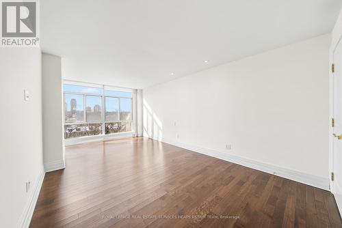 807 - 500 Avenue Road, Toronto, ON - Indoor Photo Showing Other Room