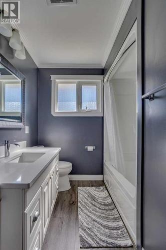 173 Hilltop Crescent, Fort Mcmurray, AB - Indoor Photo Showing Bathroom