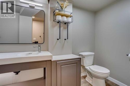173 Hilltop Crescent, Fort Mcmurray, AB - Indoor Photo Showing Bathroom