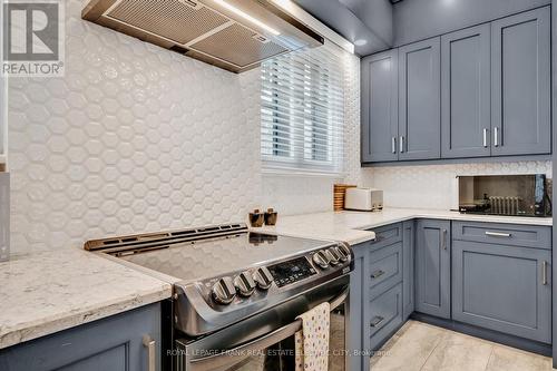 452 Hunter Street W, Peterborough (Town Ward 3), ON - Indoor Photo Showing Kitchen