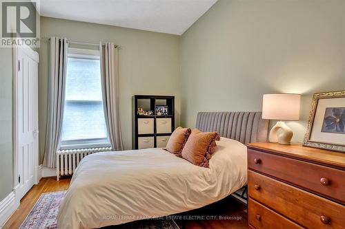 452 Hunter Street W, Peterborough (Town Ward 3), ON - Indoor Photo Showing Bedroom