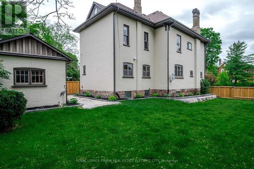 452 Hunter Street W, Peterborough (Town Ward 3), ON - Outdoor