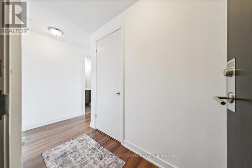 1202 - 60 Berwick Avenue, Toronto, ON - Indoor Photo Showing Other Room