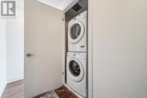 1202 - 60 Berwick Avenue, Toronto, ON - Indoor Photo Showing Laundry Room