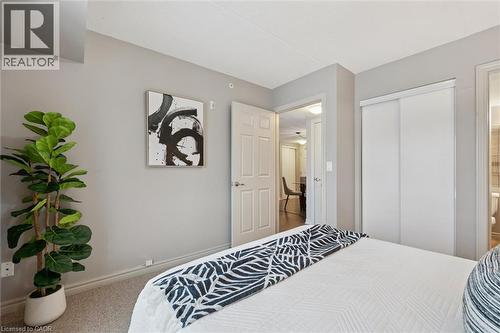 103 Westminster Crescent Unit# 212, Fergus, ON - Indoor Photo Showing Bedroom