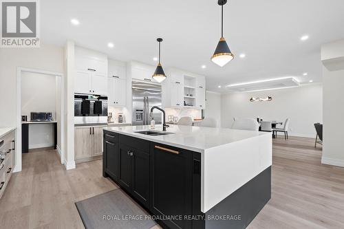 832 Windermere Drive, Kingston (City Northwest), ON - Indoor Photo Showing Kitchen With Upgraded Kitchen