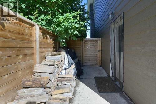 5238 52 Street, Lacombe, AB - Outdoor