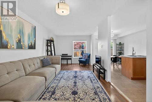 70 Burgess Crescent, Newmarket, ON - Indoor Photo Showing Living Room