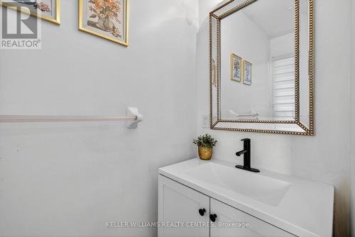 70 Burgess Crescent, Newmarket, ON - Indoor Photo Showing Bathroom