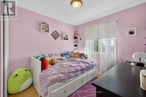 70 Burgess Crescent, Newmarket, ON - Indoor Photo Showing Bedroom