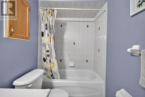 70 Burgess Crescent, Newmarket, ON - Indoor Photo Showing Bathroom