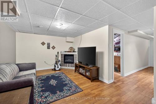 70 Burgess Crescent, Newmarket, ON - Indoor With Fireplace