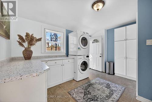 84 Wellington Street E, Barrie, ON - Indoor Photo Showing Laundry Room
