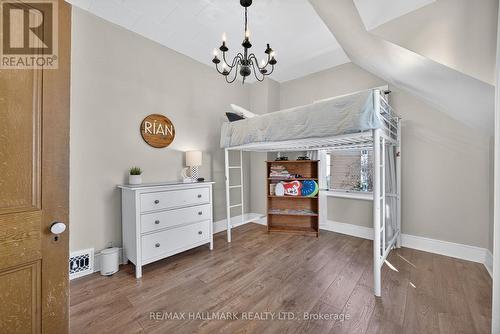 84 Wellington Street E, Barrie, ON - Indoor