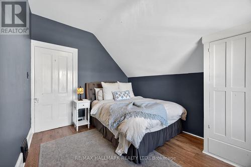 84 Wellington Street E, Barrie, ON - Indoor Photo Showing Bedroom