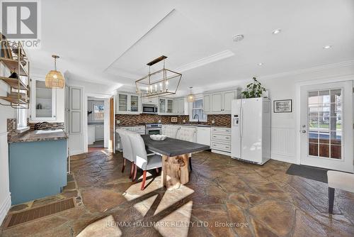 84 Wellington Street E, Barrie, ON - Indoor Photo Showing Dining Room