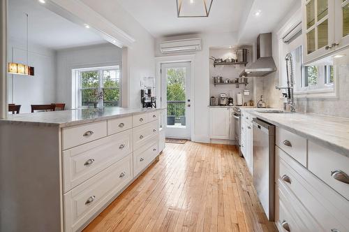 Kitchen - 1431 Ch. Canora, Mont-Royal, QC - Indoor Photo Showing Kitchen With Upgraded Kitchen
