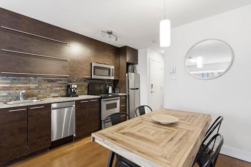 Kitchen - 301-2487 Rue Champagne, Montréal (Ville-Marie), QC - Indoor