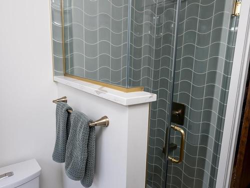 124 Summit Avenue, Thunder Bay, ON - Indoor Photo Showing Bathroom