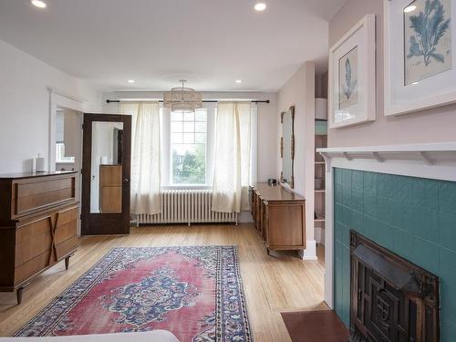 124 Summit Avenue, Thunder Bay, ON - Indoor With Fireplace