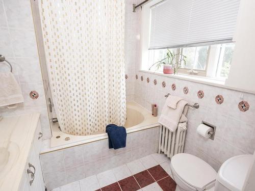 124 Summit Avenue, Thunder Bay, ON - Indoor Photo Showing Bathroom