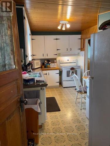 975 Mcintyre Street W, North Bay (West End), ON - Indoor Photo Showing Kitchen