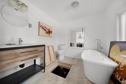 20 Sandell Street, Collingwood, ON - Indoor Photo Showing Bathroom