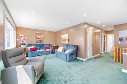 24 Lesbury Avenue, Brampton, ON - Indoor Photo Showing Living Room