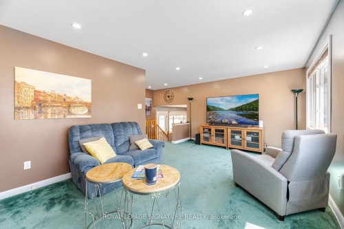 24 Lesbury Avenue, Brampton, ON - Indoor Photo Showing Living Room