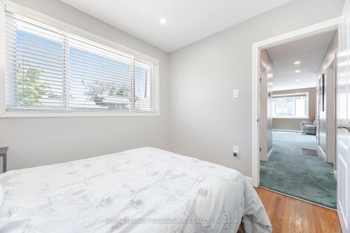 24 Lesbury Avenue, Brampton, ON - Indoor Photo Showing Bedroom