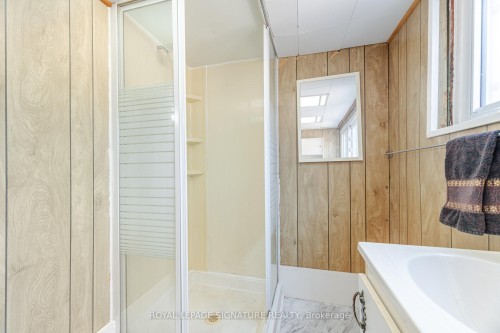 24 Lesbury Avenue, Brampton, ON - Indoor Photo Showing Bathroom
