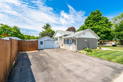 24 Lesbury Avenue, Brampton, ON - Outdoor