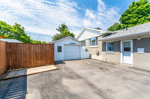24 Lesbury Avenue, Brampton, ON - Outdoor