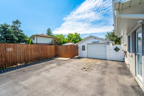 24 Lesbury Avenue, Brampton, ON - Outdoor With Exterior